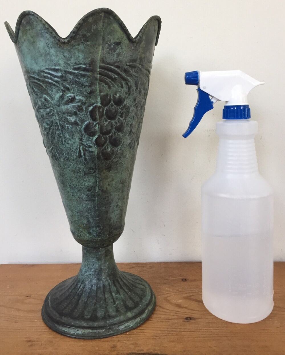Vintage Antique Style Metal Garden Decor Plant Holder Vase Floral Grapes 13.75"